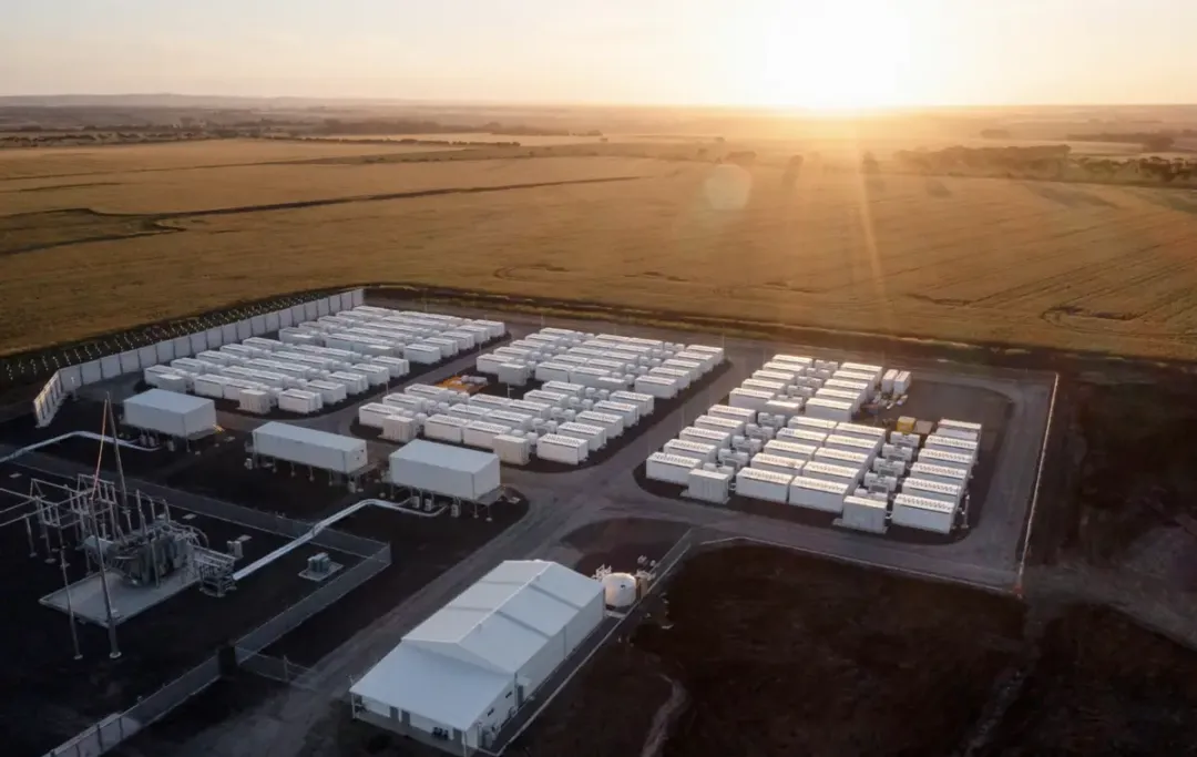 特斯拉十周年：上海储能超等工厂开工，，，妄想年产1万台商用储能电池