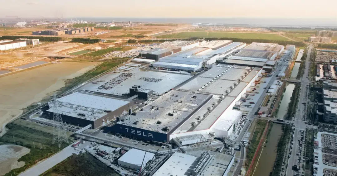 特斯拉十周年：上海储能超等工厂开工，，，妄想年产1万台商用储能电池